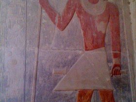 Colored carving on the wall in Mastaba.jpg